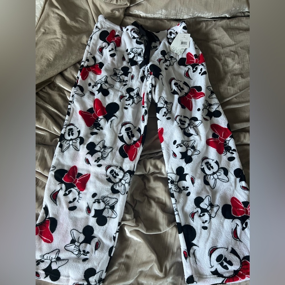 Disney Minnie Mouse white pajamas Sz large